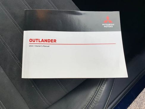 Used 2022 Mitsubishi Outlander SE image 13