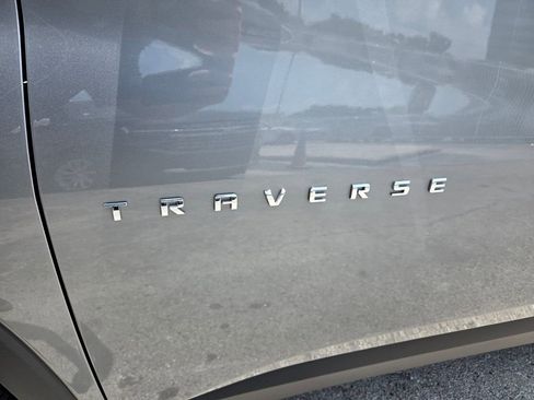 Certified 2023 Chevrolet Traverse LS FWD image 4