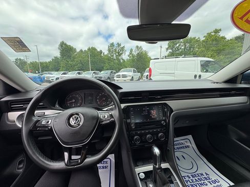 Used 2021 Volkswagen Passat 2.0T SE image 10