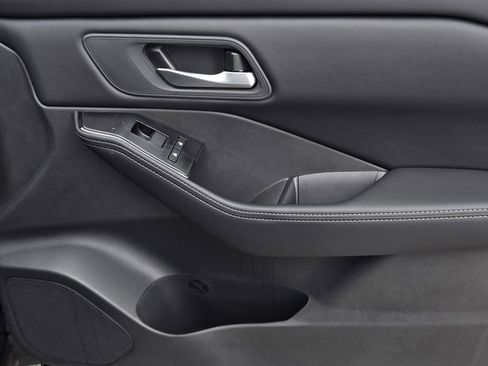 New 2026 Nissan Rogue SV FWD image 8