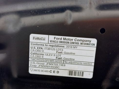 Used 2018 Ford Explorer XLT image 17