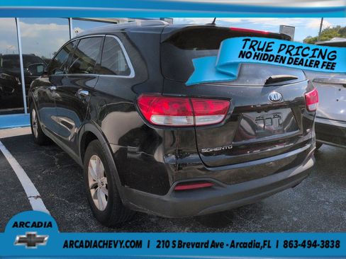 Used 2017 Kia Sorento FWD image 5