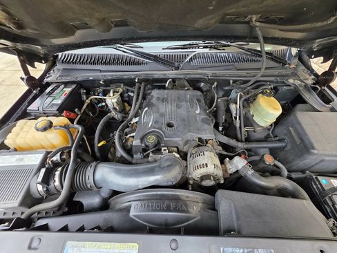 Used 2001 Chevrolet Silverado 2500 LS RWD image 21