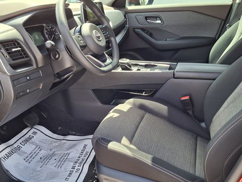 Certified 2023 Nissan Rogue SV image 9