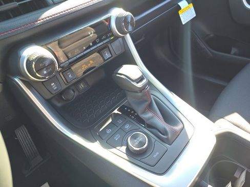 New 2025 Toyota RAV4 SE image 13