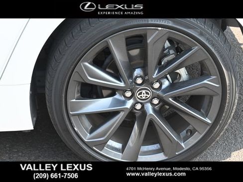 Used 2024 Toyota Corolla SE w/ SE Premium Package FWD image 10