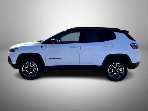 Certified 2025 Jeep Compass Trailhawk AWD/4WD image 8