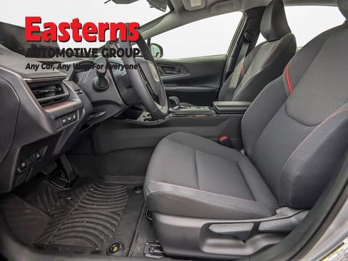 Used 2025 Toyota Prius Plug-In Hybrid image 13