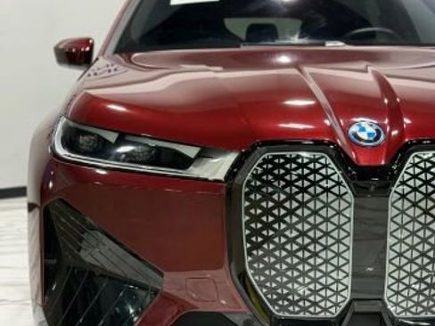 Used 2024 BMW iX xDrive50 w/ Premium Package image 6