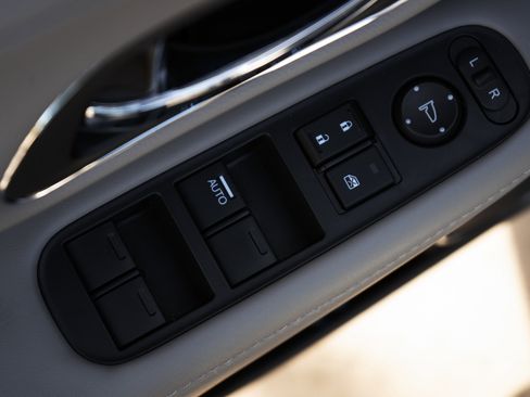 Used 2021 Honda HR-V EX-L image 38