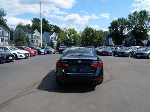Used 2022 Nissan Altima 2.5 Platinum AWD/4WD image 4