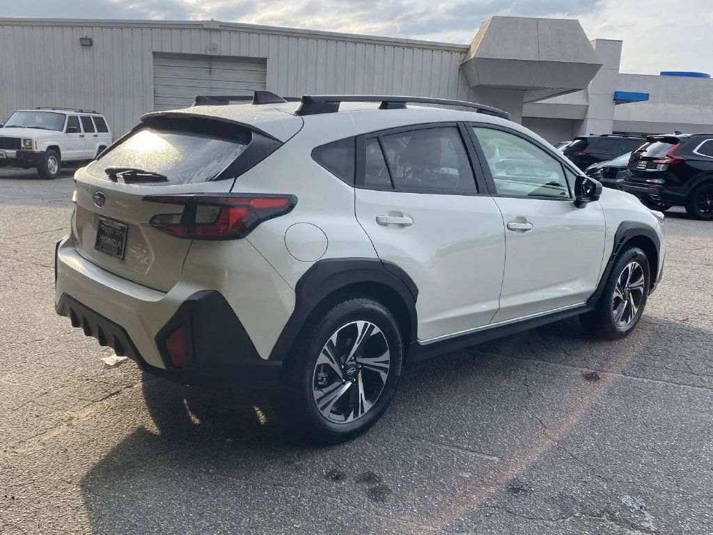 Used 2024 Subaru Crosstrek 2.0i Premium AWD/4WD image 5