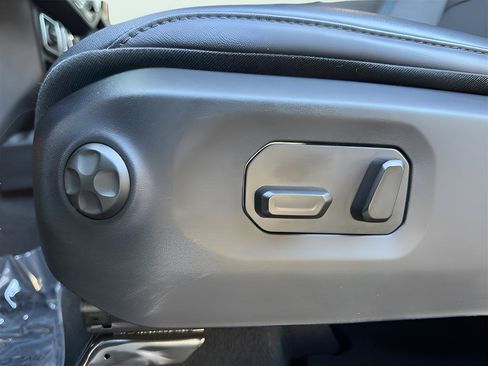 Used 2024 Jeep Wrangler High Altitude image 18