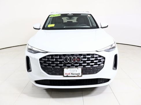 Used 2025 Audi Q5 Premium w/ Convenience Package image 10