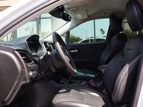 Used 2021 Jeep Cherokee Trailhawk w/ Premium Leather Package AWD/4WD image 38