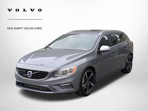 Used 2017 Volvo V60 T6 R-Design Platinum image 8