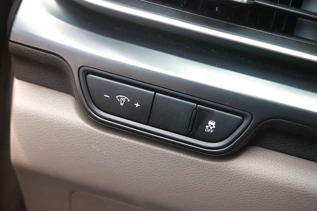 Used 2025 Kia Carnival FWD image 26