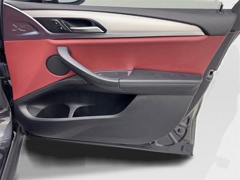 Used 2022 BMW X4 xDrive30i w/ Convenience Package image 49