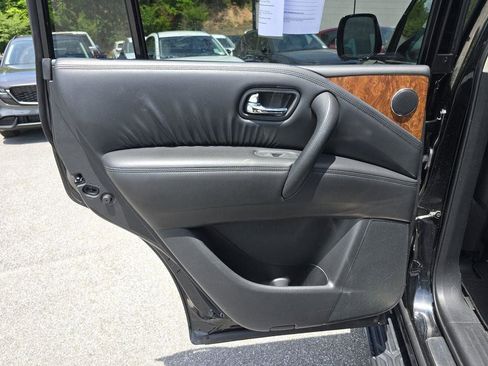 Used 2022 Nissan Armada SL w/ Captain's Chairs Package AWD/4WD image 13