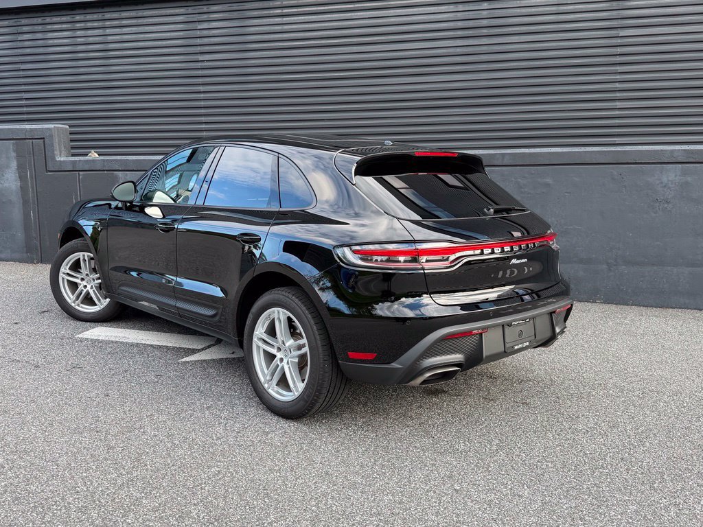 Certified 2026 Porsche Macan AWD/4WD image 8