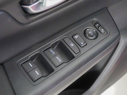 Certified 2025 Honda CR-V EX image 17