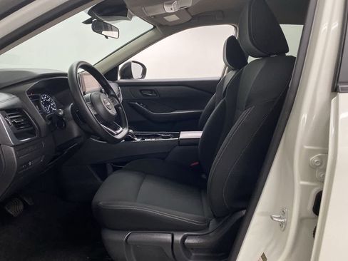 Used 2024 Nissan Rogue S AWD/4WD image 13