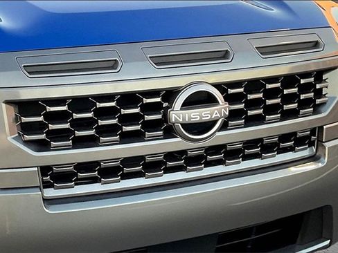 Used 2025 Nissan Frontier SV image 30