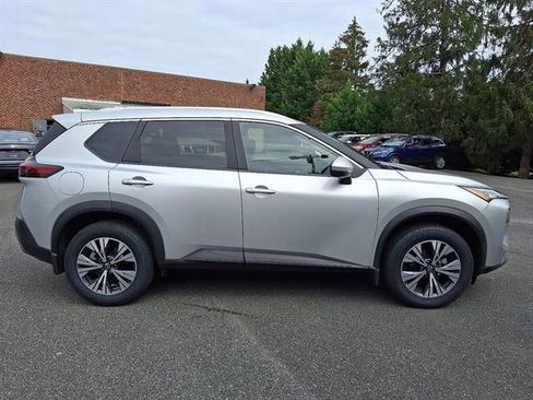 Used 2023 Nissan Rogue SV w/ SV Premium Package image 7