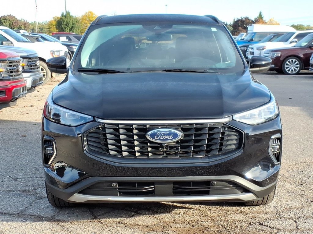 Used 2023 Ford Escape Platinum AWD/4WD image 8