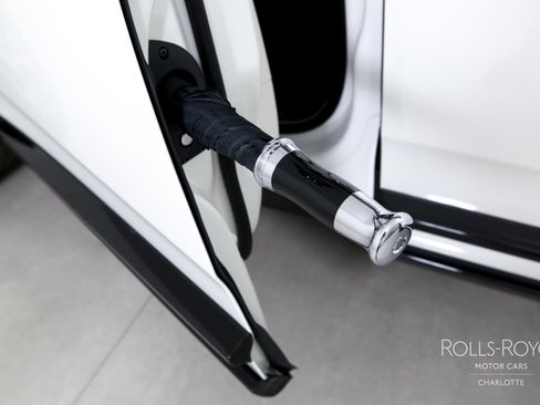 Used 2026 Rolls-Royce Cullinan image 32