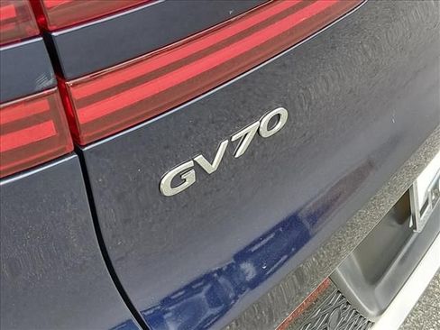 Used 2025 Genesis GV70 2.5T AWD/4WD image 18