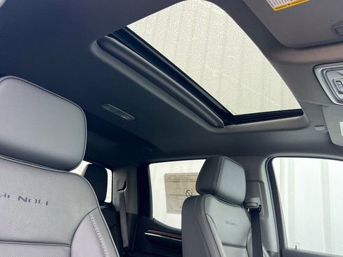 New 2026 GMC Sierra 1500 Denali w/ Denali Reserve Package image 13
