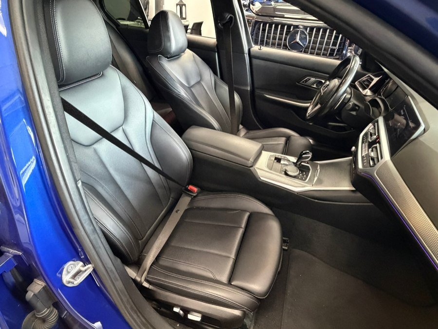 Used 2022 BMW 330i Sedan w/ M Sport Package RWD image 40