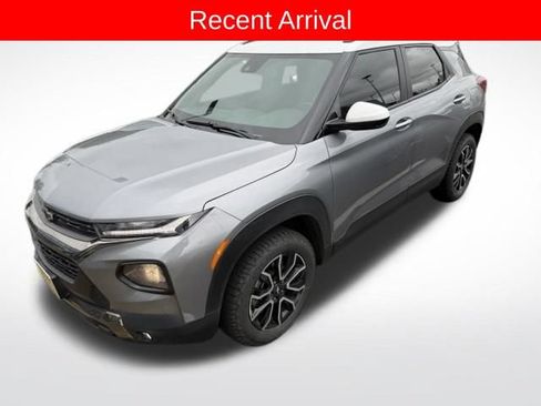 Used 2023 Chevrolet TrailBlazer ACTIV w/ Convenience Package AWD/4WD image 3