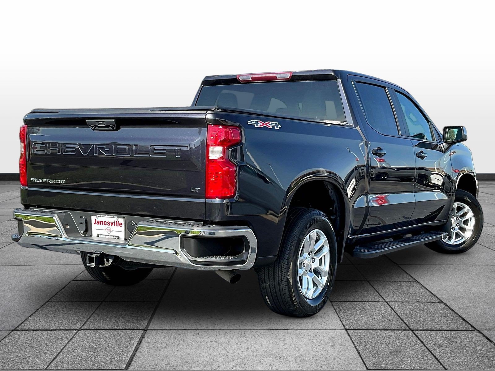Used 2023 Chevrolet Silverado 1500 LT AWD/4WD image 7