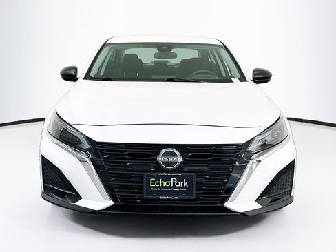 Used 2025 Nissan Altima 2.5 SV image 2