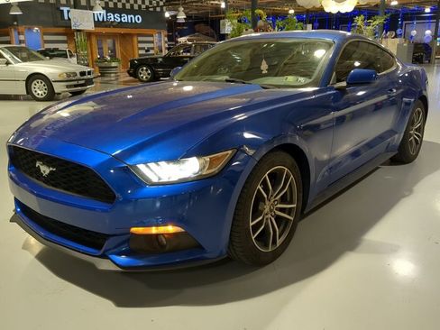 Used 2017 Ford Mustang Coupe RWD image 1