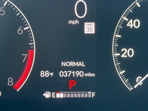 Used 2024 Honda HR-V EX-L image 13