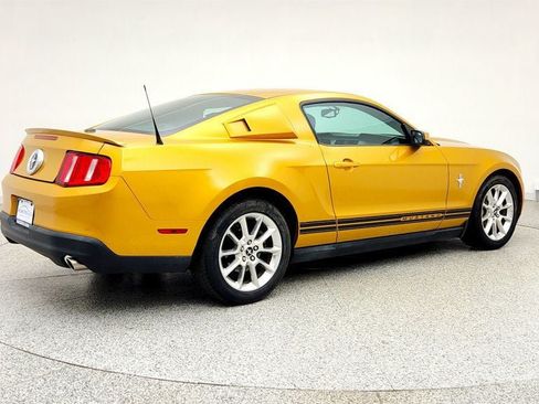 Used 2010 Ford Mustang Coupe RWD image 5