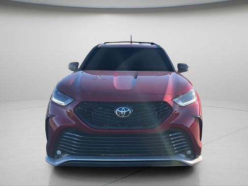 Used 2025 Toyota Highlander XSE image 11