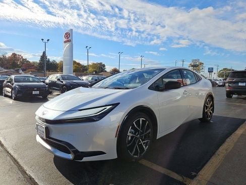 New 2026 Toyota Prius Plug-In Hybrid image 5