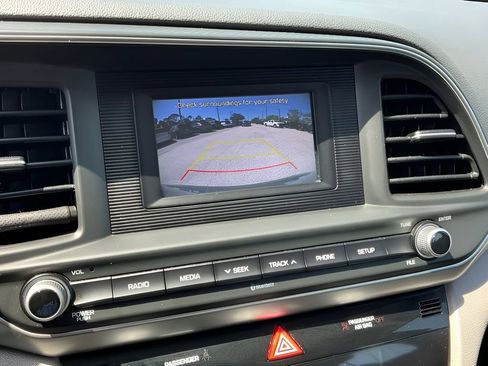 Used 2020 Hyundai Elantra SE image 33