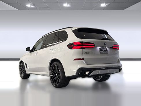 Used 2026 BMW X5 xDrive40i w/ M Sport Package AWD/4WD image 3