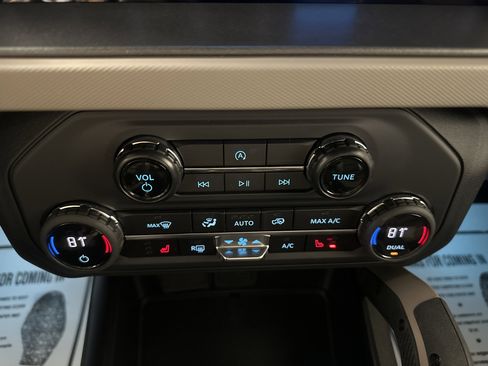 Used 2024 Ford Bronco Big Bend image 19