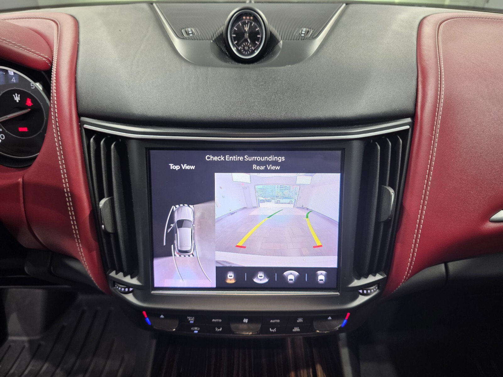 Used 2021 Maserati Levante GranLusso AWD/4WD image 16