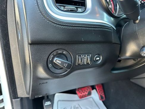 Used 2022 Dodge Charger R/T w/ Plus Group RWD image 21
