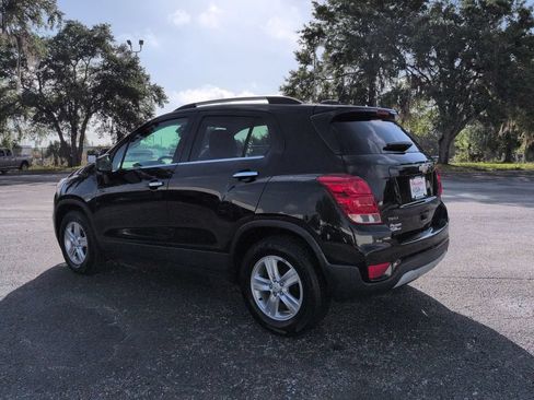 Used 2019 Chevrolet Trax LT w/ LT Convenience Package FWD image 5