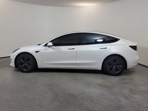 Used 2022 Tesla Model 3 Standard Range RWD image 4