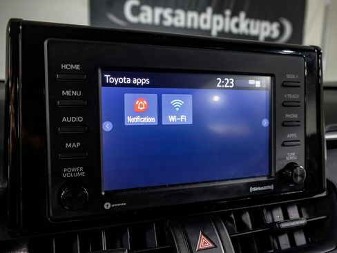 Used 2022 Toyota RAV4 LE image 26