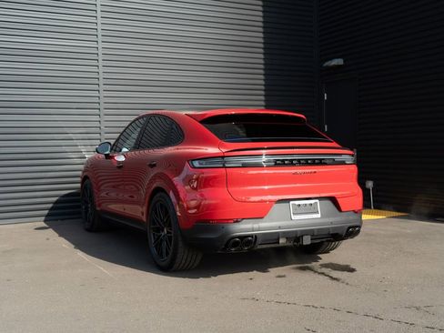 New 2026 Porsche Cayenne S image 3